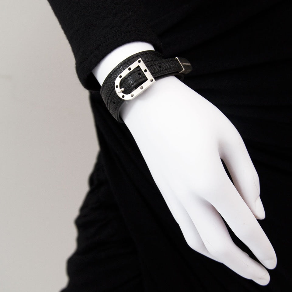 Koop Delvaux Double Tour 'D' Bracelet aan de beste prijs bij de Antwerpse online winkel Labellov