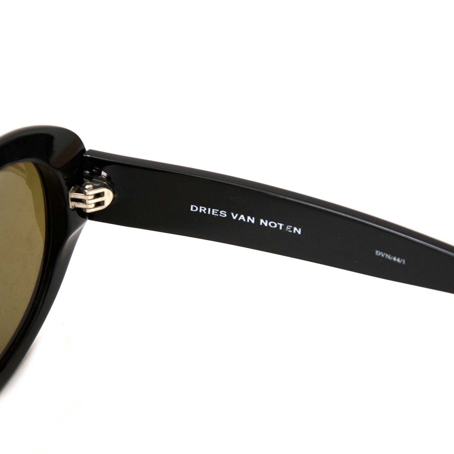 Buy Dries Van Noten sunglasses online at Labellov vintage fashion webshop