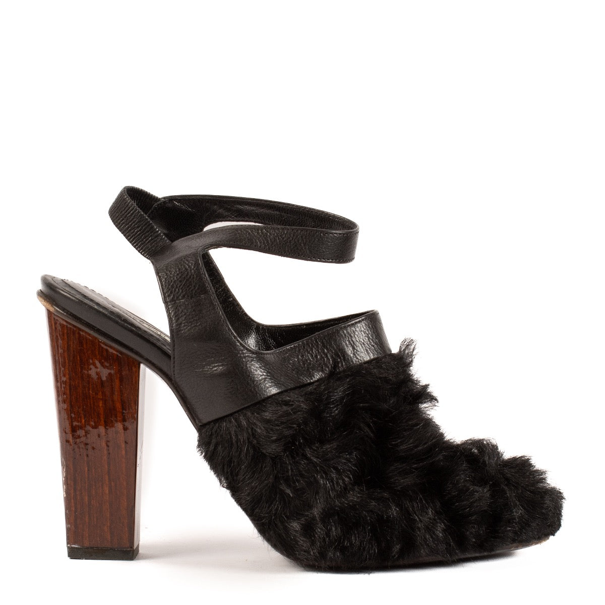 Shop safe online at Labellov in Antwerp, Brussels and Knokke these 100% authentic second hand Dries Van Noten Black Synthetic Fur Pumps - size 37