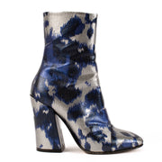 Shop safe online at Labellov in Antwerp, Brussels and Knokke this 100% authentic second hand Dries Van Noten Purple Silver Ankle Boots