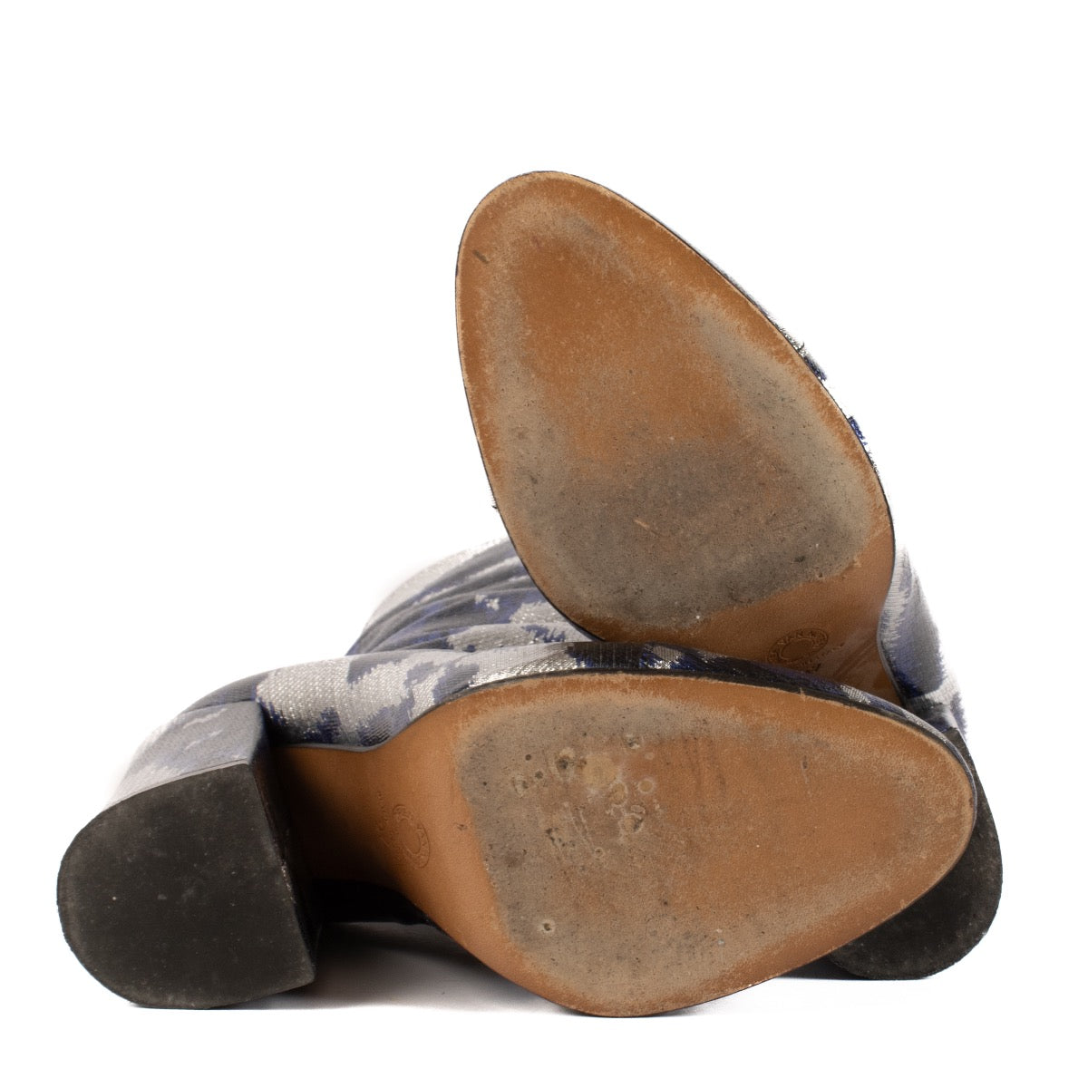 Shop safe online at Labellov in Antwerp, Brussels and Knokke this 100% authentic second hand Dries Van Noten Purple Silver Ankle Boots