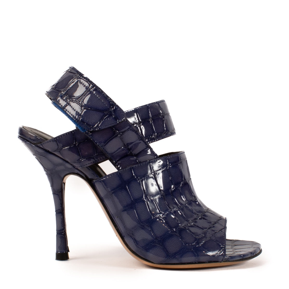 Shop safe online at Labellov in Antwerp, Brussels and Knokke these 100% authentic second hand Dries Van Noten Blue Crocodile Embossed Sandals - size 37