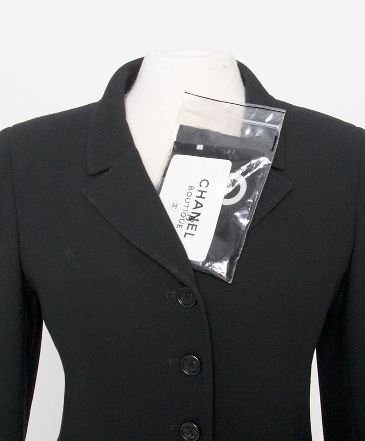 Achète blazers Chanel seconde main occasion authentique prix correct faire du shopping en ligne LabelLOV webshop online mode fashion marques de luxe Anvers Belgique