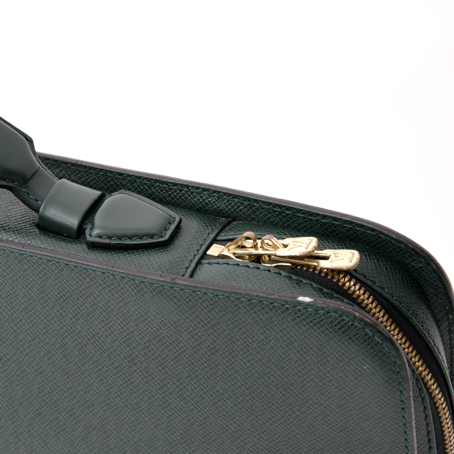 koop veilig online tweedehands Louis Vuitton Porte-Document Baltik Taiga aan de beste prijs
