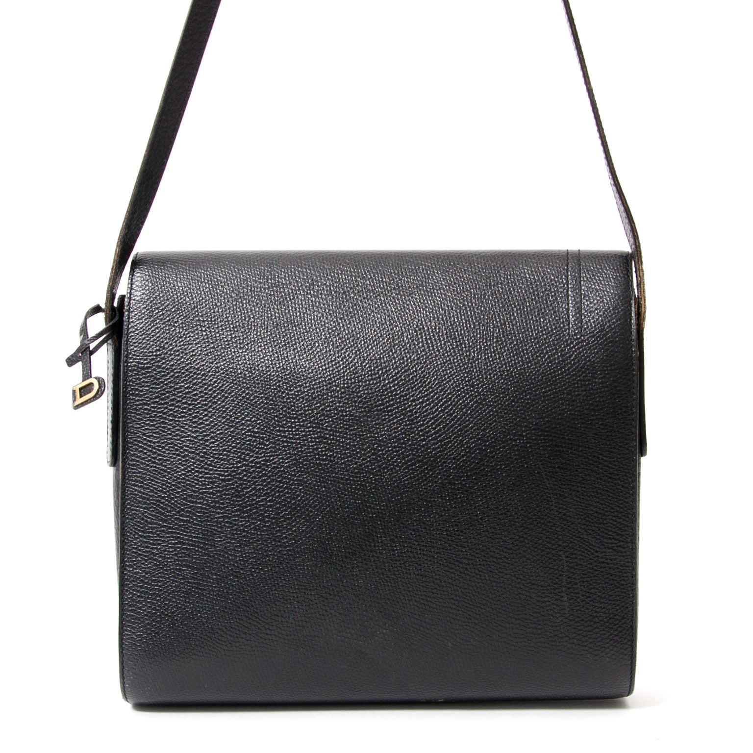 Looking for an authentic black leather shoulder bag from Delvaux? Labellov offers a wide variety of new and secondhand luxurious goods such as handbags, jewelry, clothing, shoes,... Visit the online webshop for a safe and secure online shopping exprience.