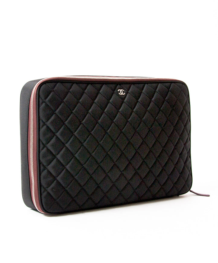 Authentic Chanel shop online for the best price. Reliable and safe webshop with authentic brands