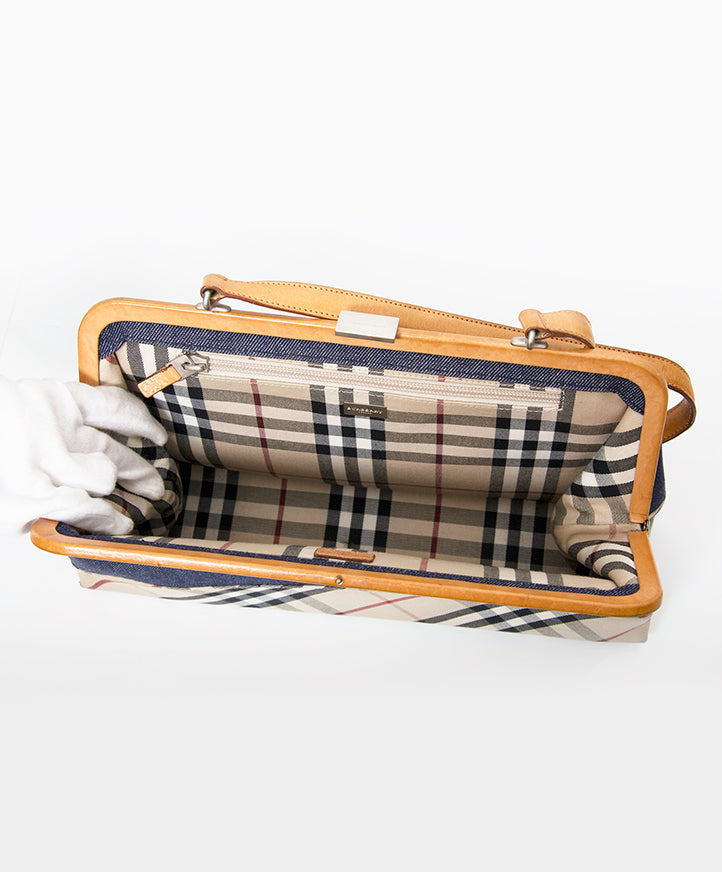 Buy safe online designer vintage bags at the best price Burberry Denim bag labellov Belgium worldwide shipping