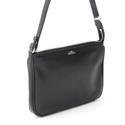 Tweedehands Delvaux Black Pochette Bag. Labellov provides a platform to buy and sell preloved secondhand luxury designer goods. Labellov biedt een platform voor het kopen en verkopen van authentieke tweedehands luxe tas