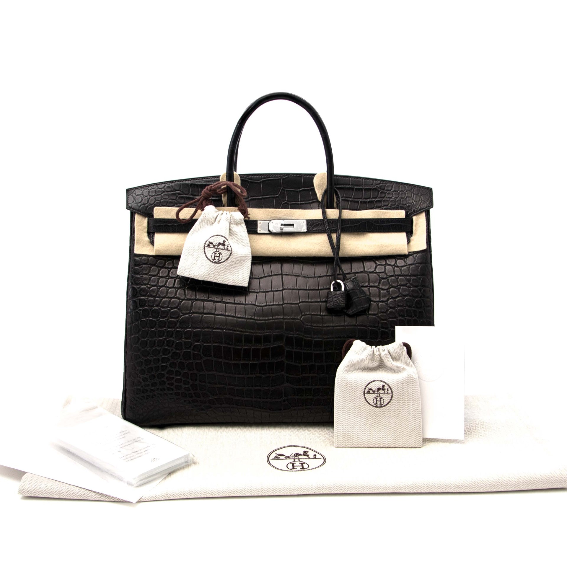 Bent u op zoek naar een authentieke Hermès Birkin 40 Crocodile Porosus Matte Black PHW?