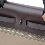 Hermès Taupe/Brown Herbag Zip Buy authentic secondhand Hermes at the right price at LabelLOV vintage webshop. Safe and secure online shopping. Koop authentieke tweedehandsmerken tegen de juiste prijs op LabelLOV