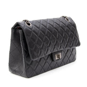 Chanel black 2.55 Reissue - 226 Labellov provides a platform to buy and sell preloved secondhand luxury designer goods. Labellov biedt een platform voor het kopen en verkopen van authentieke tweedehands luxe tassen.