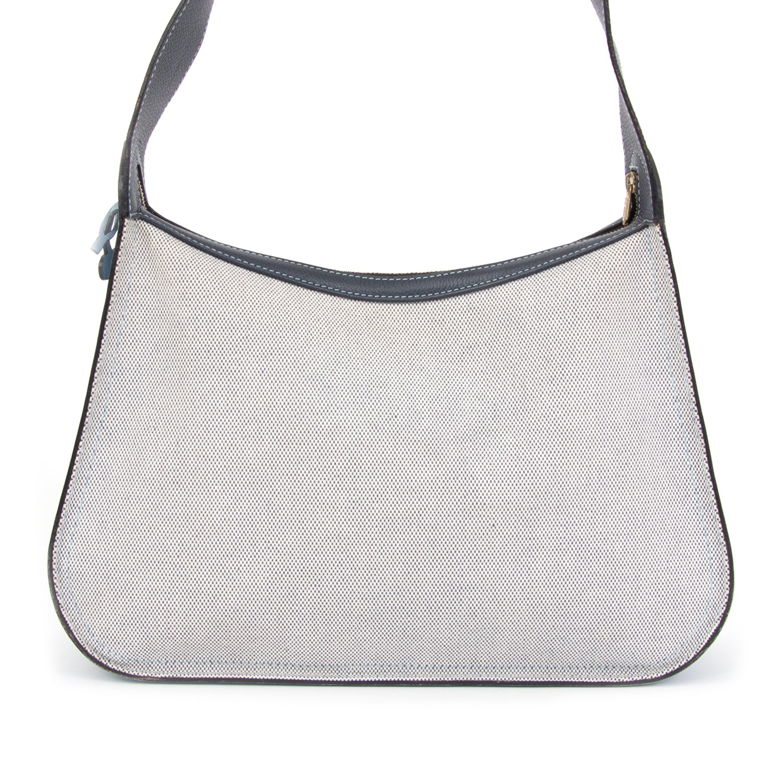 Delvaux Toile Hobo Bag Blue Vintage Delvaux Toile Hobo Bag Blue. Acheter enligne pour le meilleur prix Delvaux White Envelope Evening Bag.