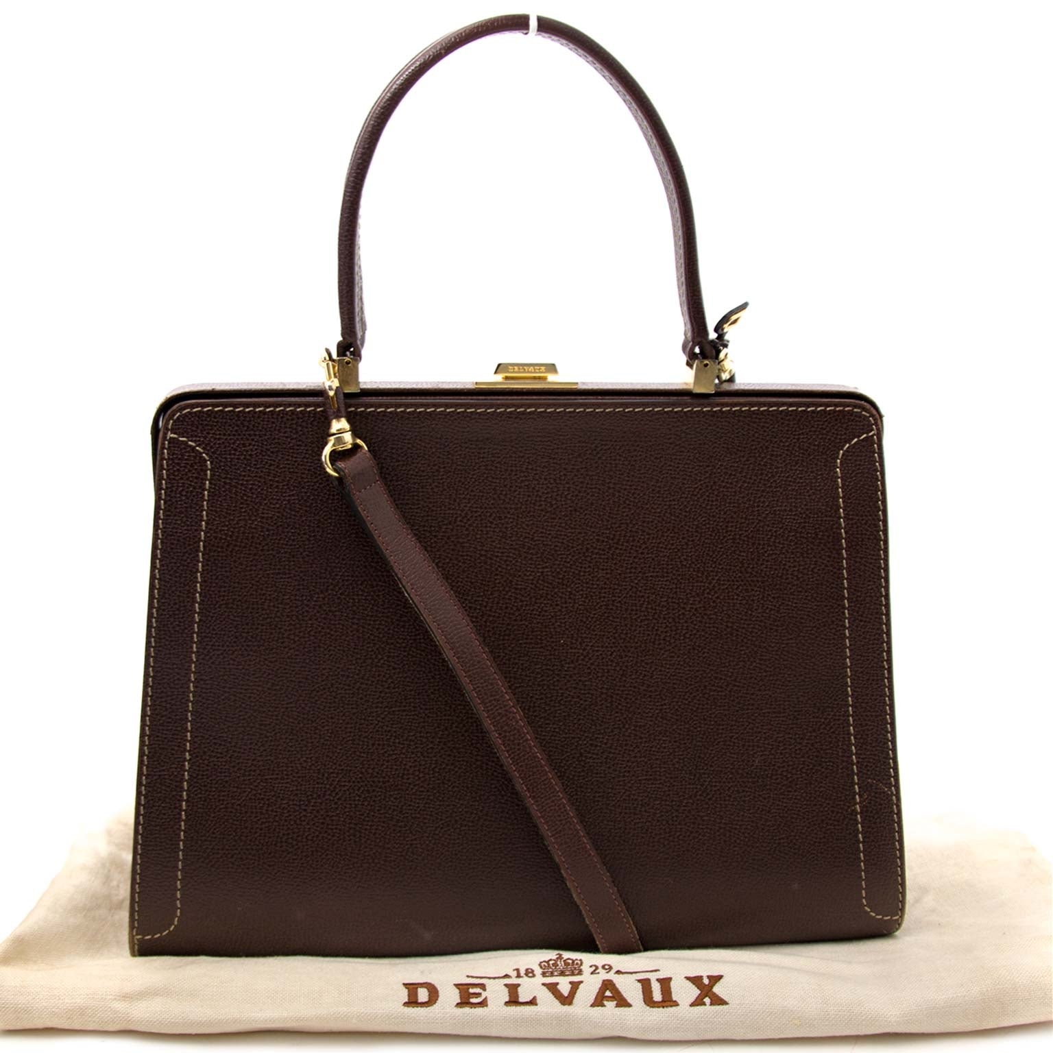 Delvaux Classico Brown Leather Bag Buy authentic designer Delvaux secondhand bags at Labellov at the best price. Safe and secure shopping. Koop tweedehands authentieke Delvaux tassen bij designer webwinkel labellov.