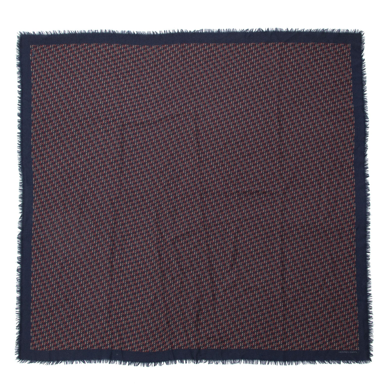 Preowned Herrmès Cashmere Fringe Shawl. Buy authentic secondhand Hermès scarves at the right price at LabelLOV vintage webshop. Safe and secure online shopping. Koop authentieke tweedehands Hermès sjaals met de juiste prijs bij LabelLOV.