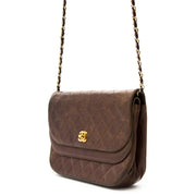 Secondhand Chanel brown flap bag for the best price at Labellov webshop. Safe and secure online shopping with 100% authenticity. Seconde main Chanel brun sac à bandoulière pour le meilleur prix.