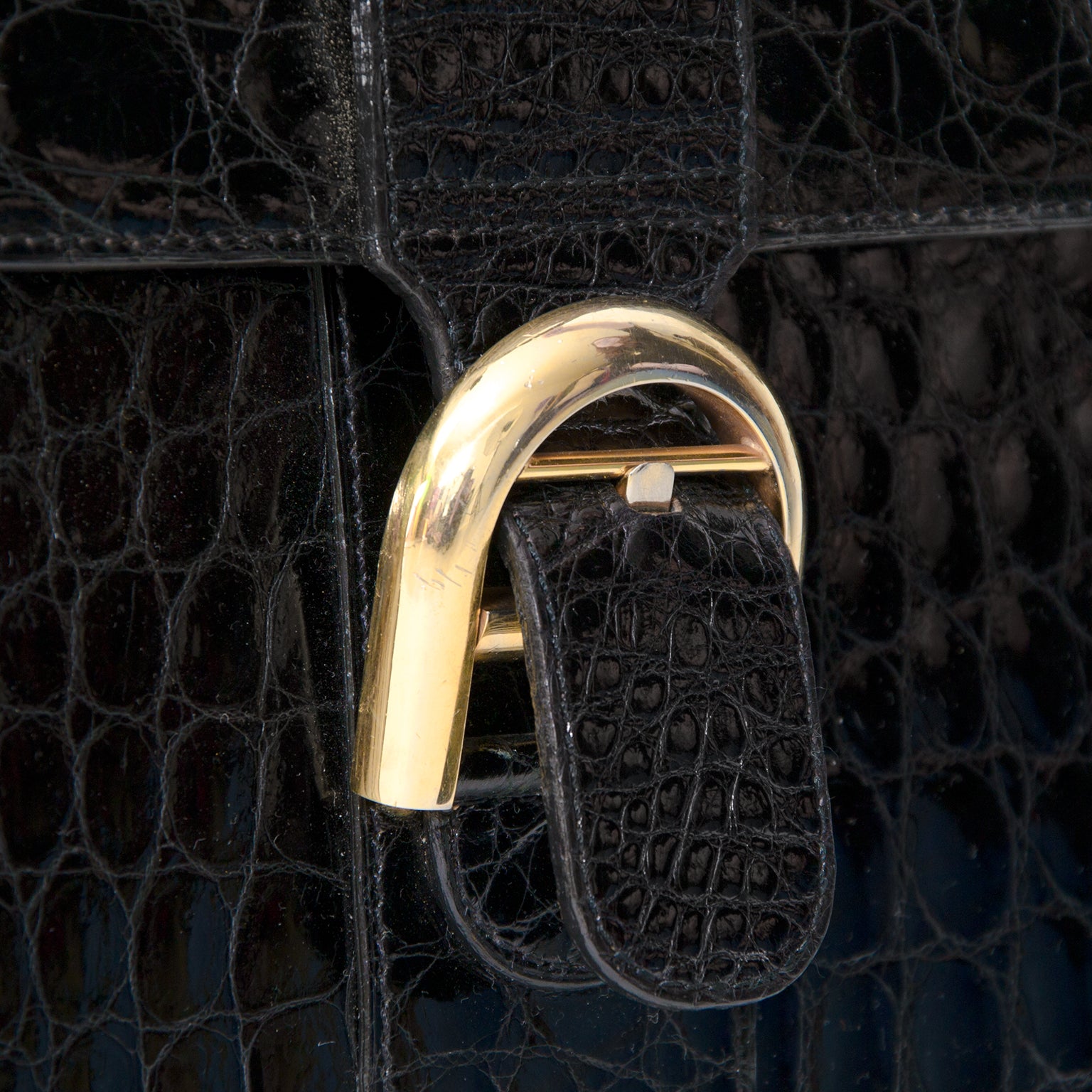 koop online aan de best prijs authentieke Delvaux Black Croco Brillant