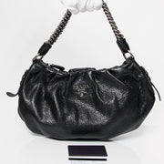 Authentieke tweedehands Prada zwarte kalfsleren lederen tas zwarte leren handtas juiste prijs labellov designer vintage webshop veilig online winkelen mode luxe merken Antwerpen België