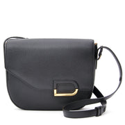 Delvaux Black Leather Shoulder Bag, Bent u op zoek naar een authentieke zwart leren handtas van Delvaux? Shop op Labellov voor een grote keuze aan nieuwe en tweedehands luxe goederen zoals handtassen, juwelen, kleren, shoenen,... Onze webshop biedt een ve