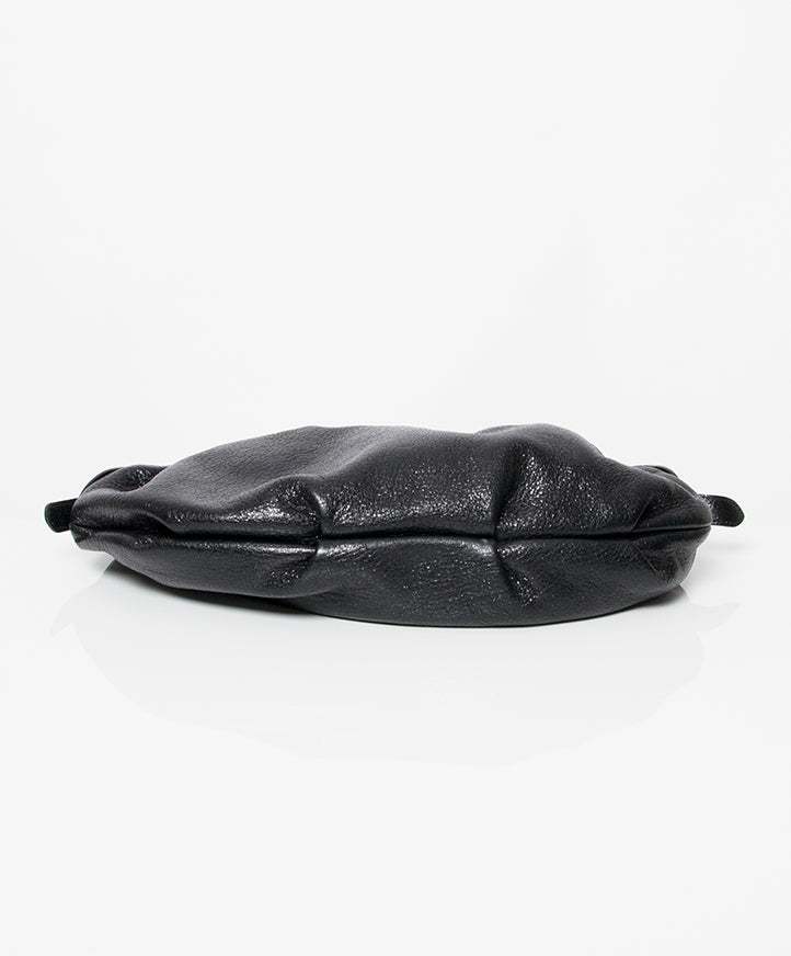 Authentieke tweedehands Prada zwarte kalfsleren lederen tas zwarte leren handtas juiste prijs labellov designer vintage webshop veilig online winkelen mode luxe merken Antwerpen België