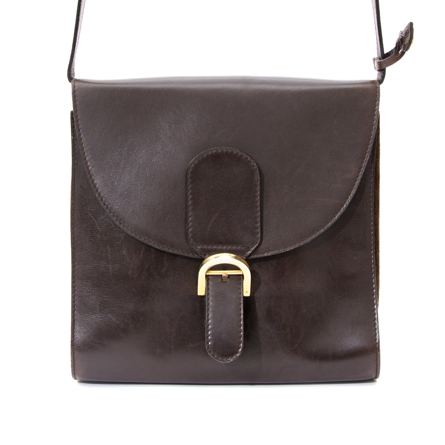 Vintage Delvaux Dark Brown Brillant Shoulder Bag. Labellov provides a platform to buy and sell preloved secondhand luxury designer goods. Koop en verkoop deisgner fashion en items online.