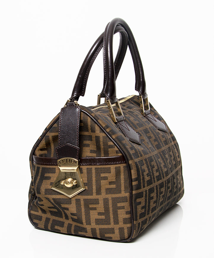 Buy authentic secondhand designer vintage Fendi FF logo brown leather gold trim bag at the right price safe and secure online shopping designer vintage webshop labellov luxury brands fashion Antwerp Belgium