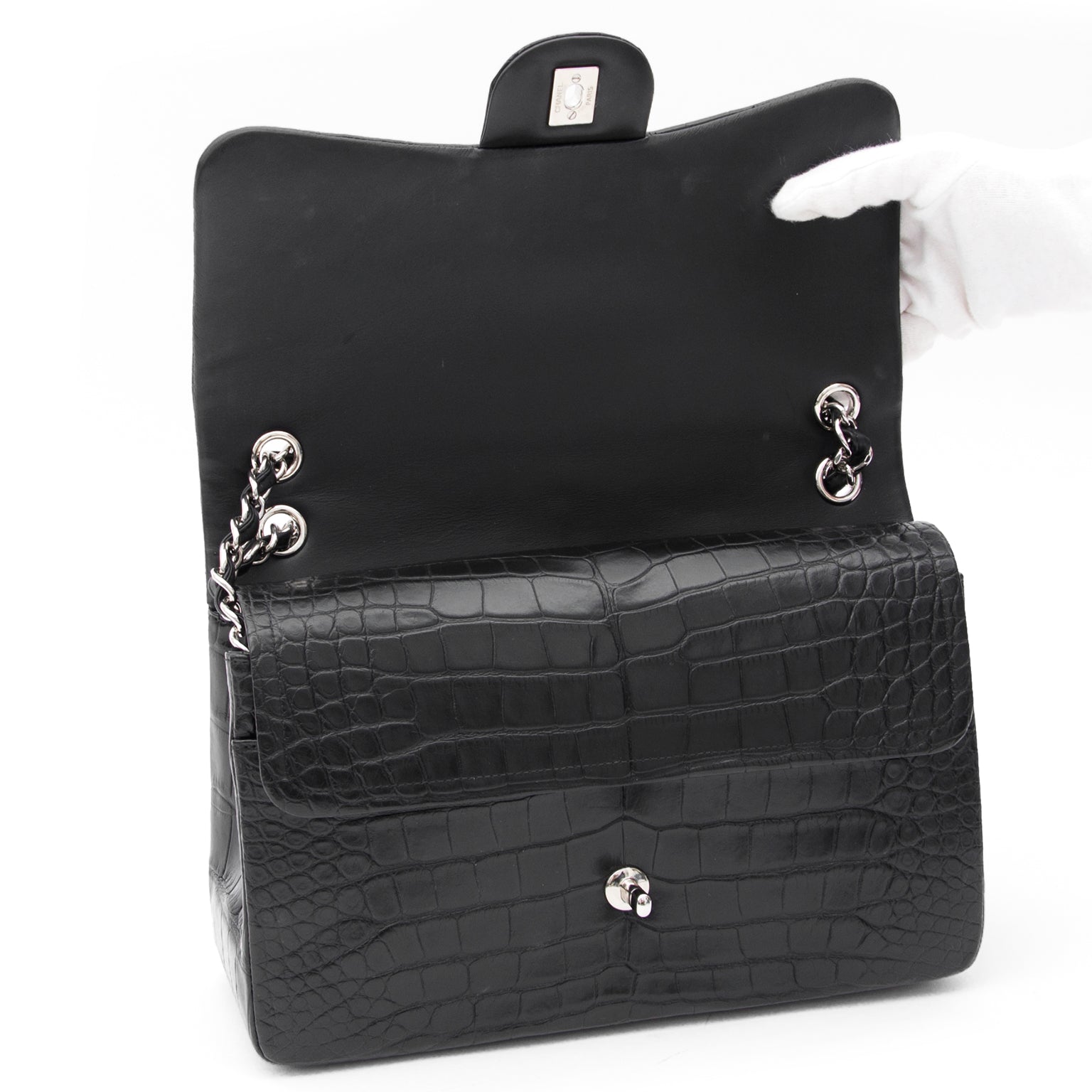 shop safe and secure secondhand luxury bag chanel double flapbag like new worldwide shipping
