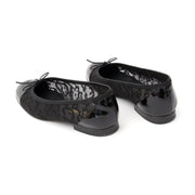 Chanel Lace Ballet Flats. Shop secondhand Chanel shoes at LabelLOV vintage webshop.