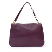 Gucci Gold CG Monogram Aubergine Flap Bag Voor designer merken zoals Louis Vuitton, Hermes, Chanel, Delvaux en anderen bezoek de online platform Labellov. De website biedt een veilige en betrouwbare platform voor het kopen en verkopen van nieuwe en tweed