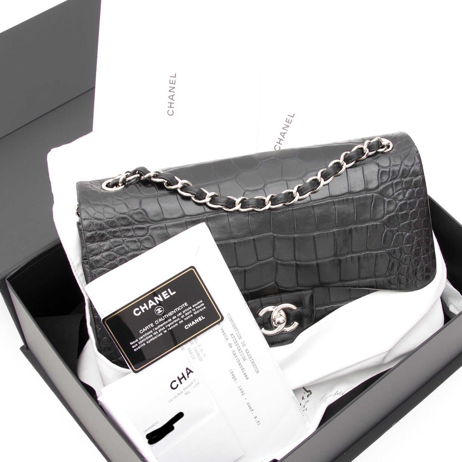 shop safe and secure secondhand luxury bag chanel double flapbag like new worldwide shipping