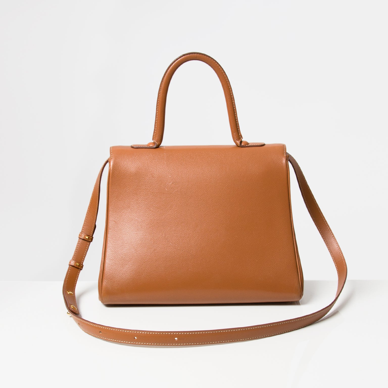 Delvaux Cognac Brillant MM sac. Acheter des sacs à main designer vintage Delvaux authentique. LabelLOV webshop secure online shopping
