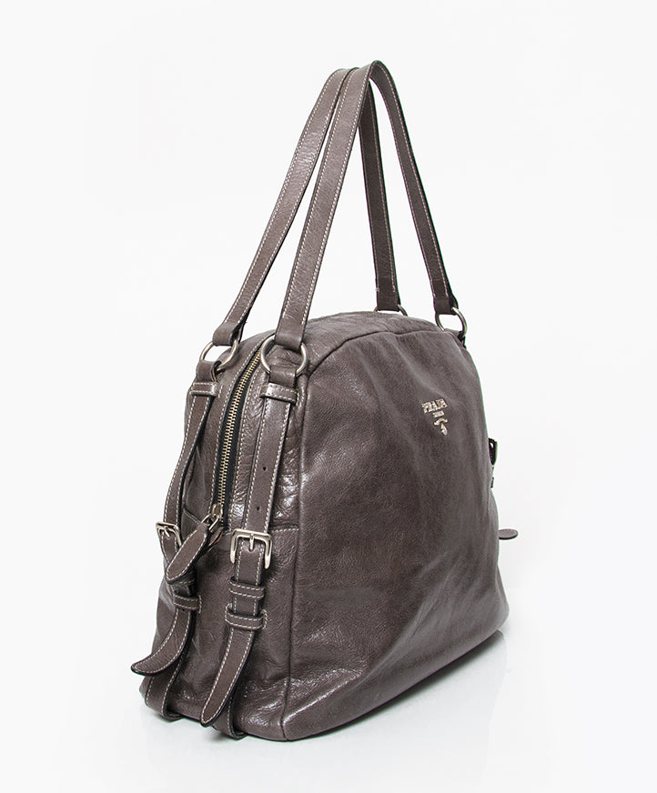 Prada Bandoliera Anthracite Saffiano Shoulder Bag Sac à main cuir Prada two seconde main occasion prix correct designer vintage labellov webshop en ligne online shopping Anvers Belgique