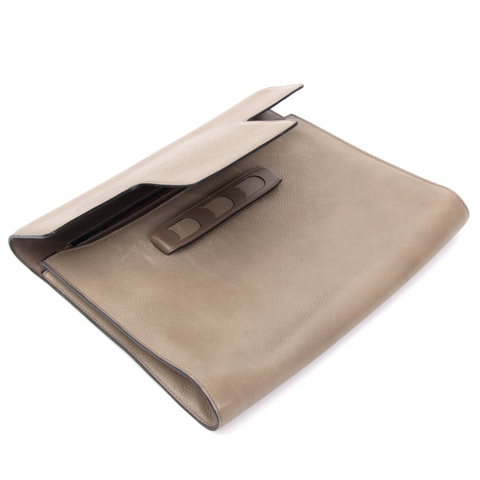 Koop veilig online tweedehands Delvaux Enveloppe Taupe D Clutch / Briefcase
