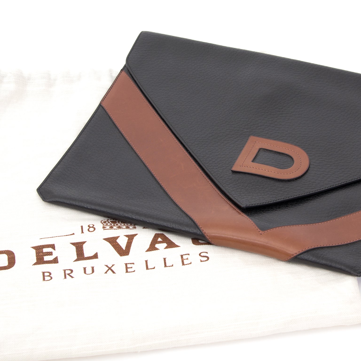 shop safe online at the best price Delvaux D Clutch like new