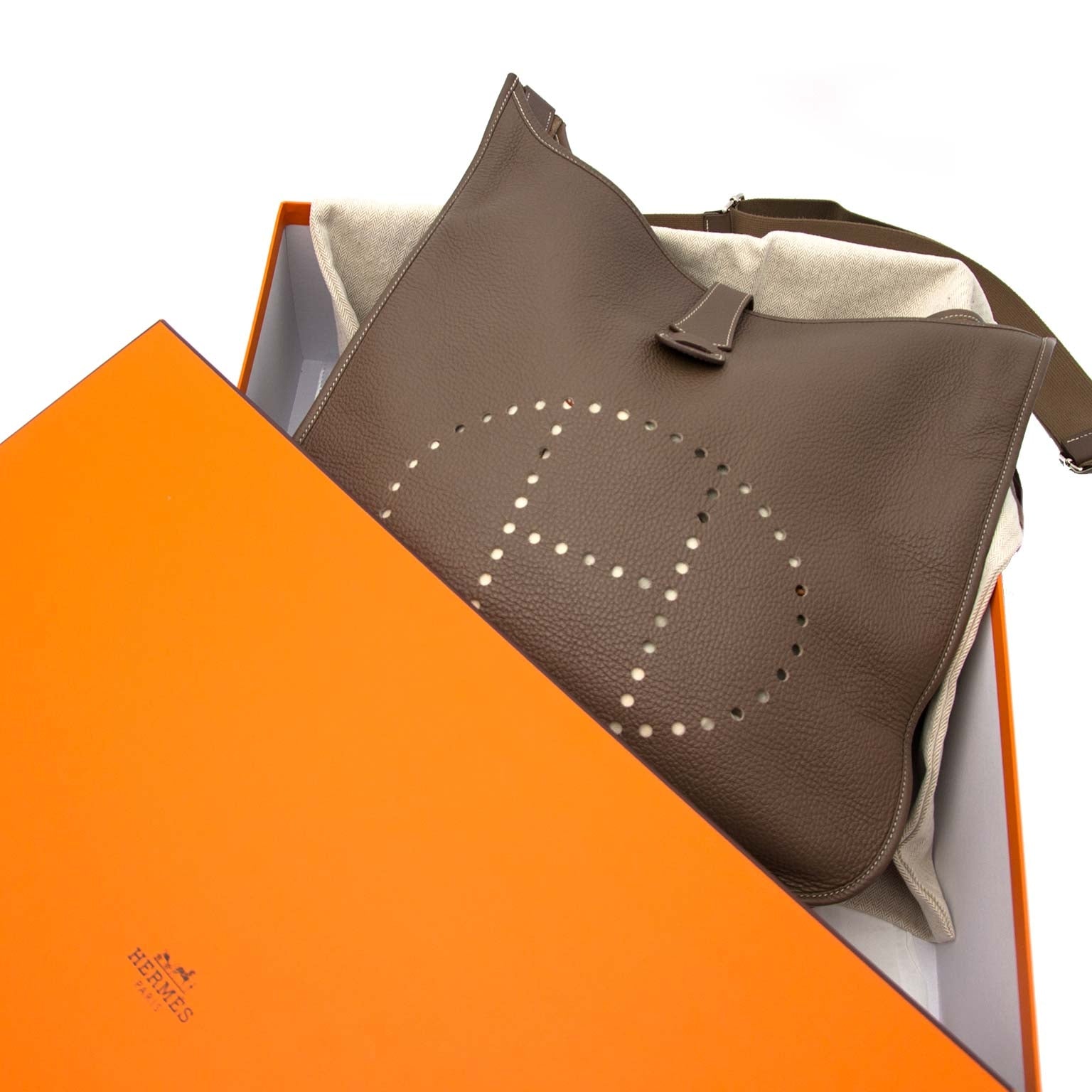 acheter en ligne chez labellov.com hermes etoupe togo evelyn tgm sac a epole
