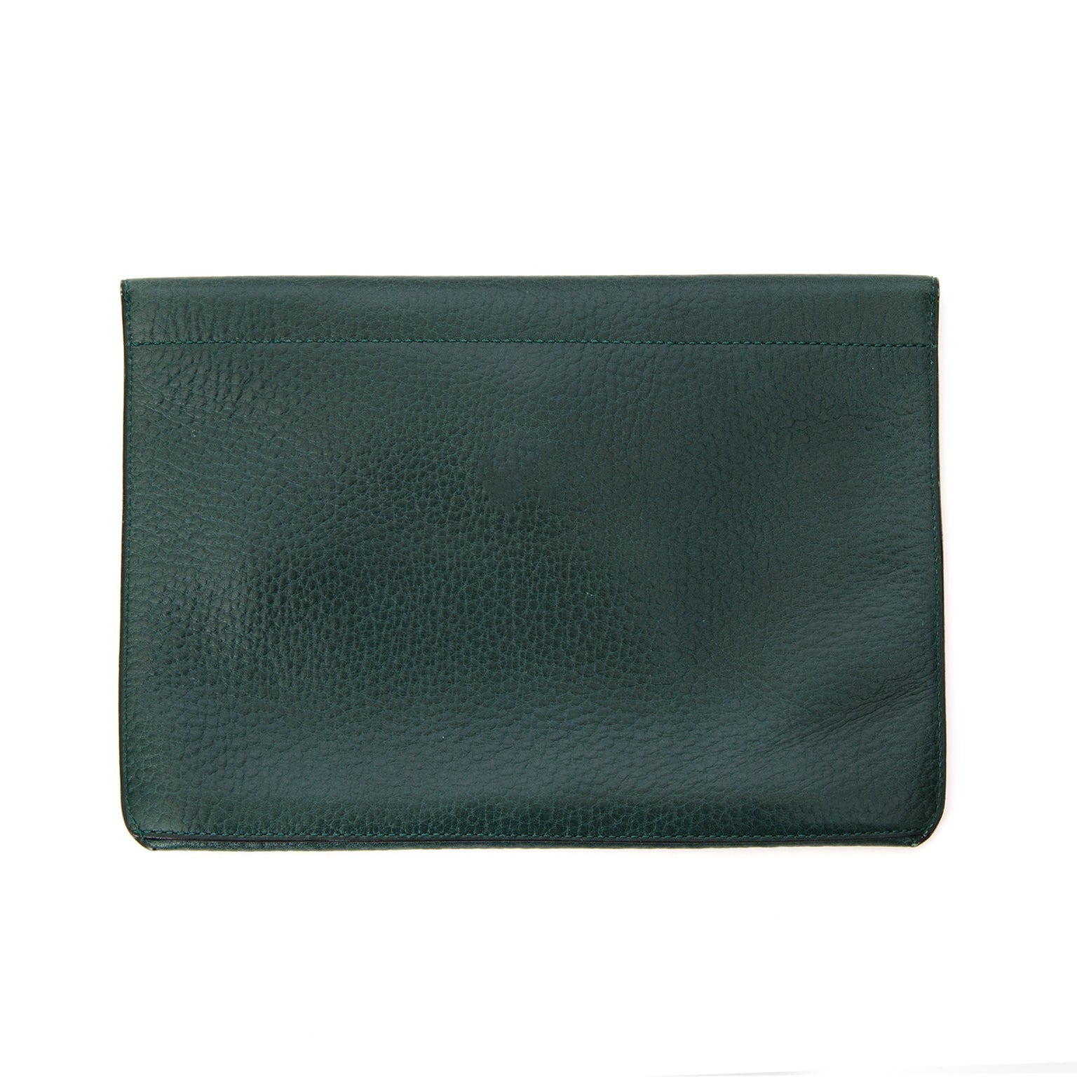 Koop jouw Authentieke Delvaux clutch in donkergroen leder aan de beste prijs online bij Labellov Antwerpen