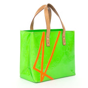 This Louis Vuitton Green vernis leather bag comes with oranges details in the front and back. Finished with leather should straps. Compartment Interior with Side Slip Pocket. Beauty in his simplicity with a funky twist.