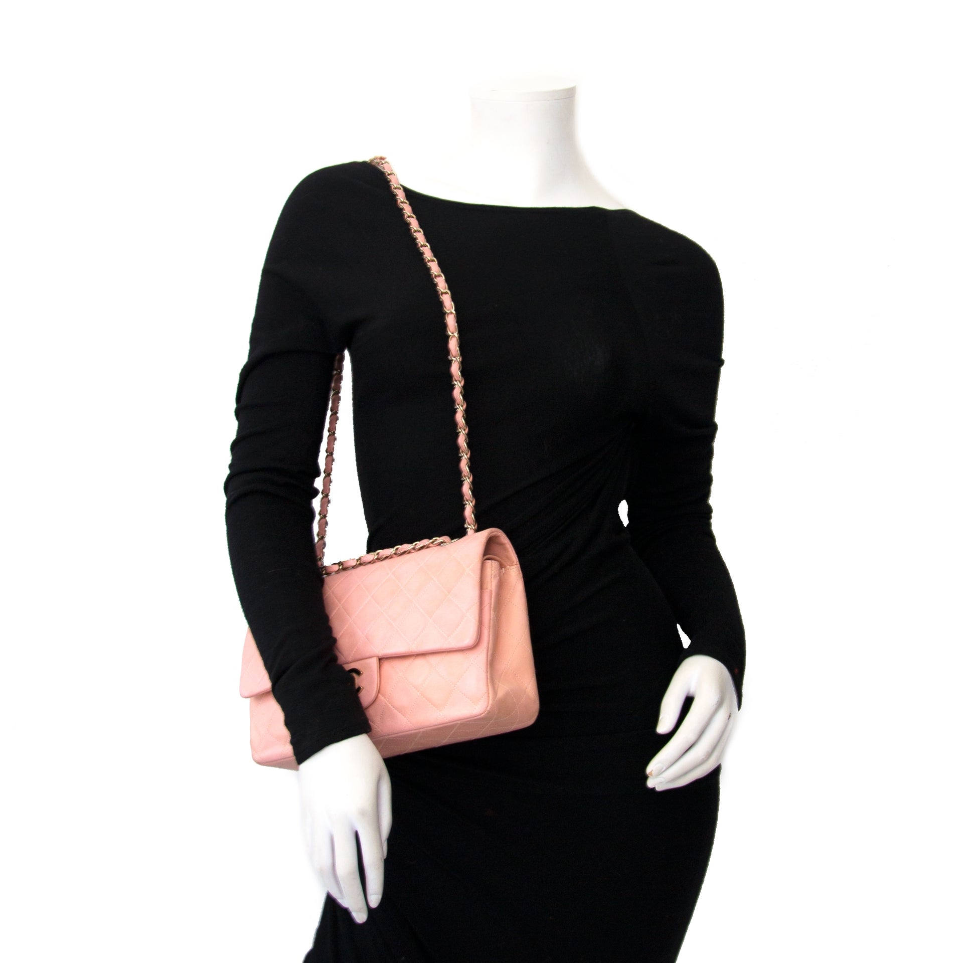 Koop online tweedehands authentieke Chanel handtas bij labellov, Antwerpen.