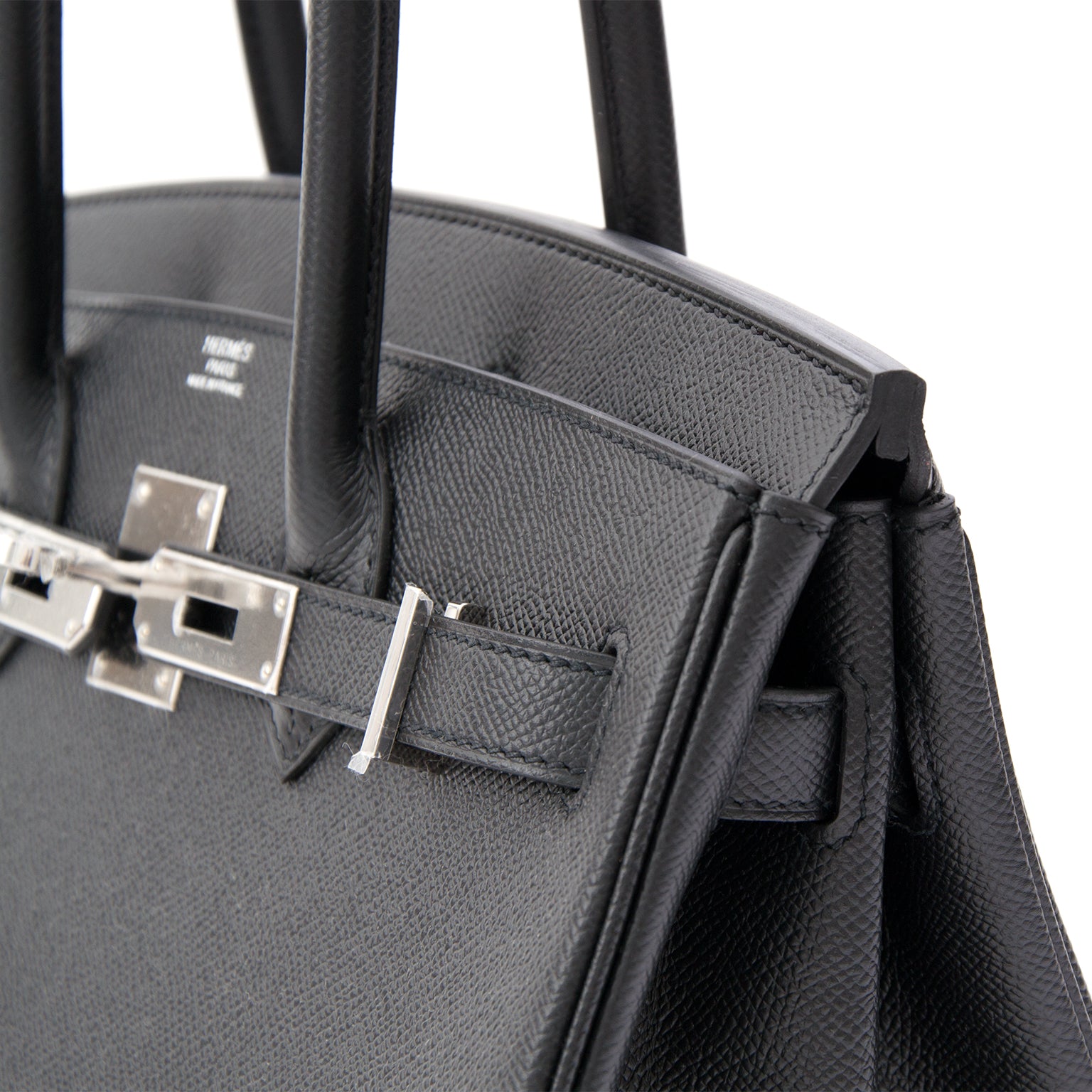 Vintage Authentic NEW Hermès Birkin Black PHW 32. Buy authentic secondhand Hermès bags at the right price at LabelLOV vintage webshop. Safe and secure online shopping. Koop authentieke tweedehands Hermès tassen aan de juiste prijs bij LabelLOV webshop.