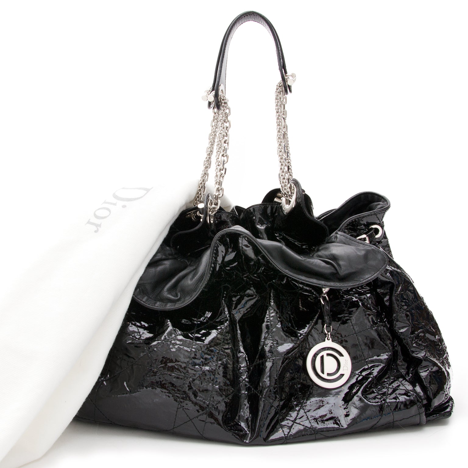 Christian Dior Cannage Hobo Patent Black . Buy your designer bags safe and secure at the webshop Labellov.com.