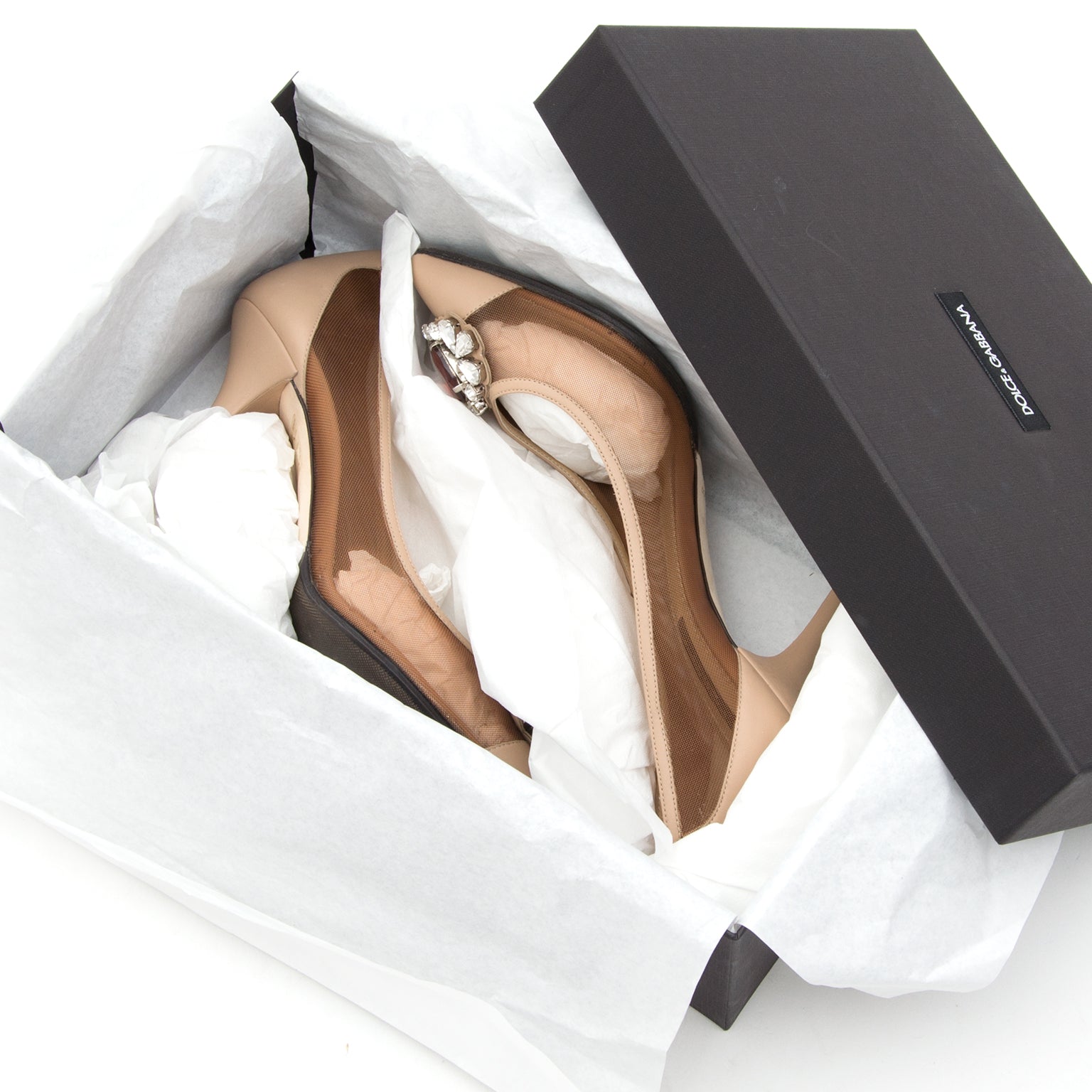 New Authentic Dolce & Gabbana Black Chantilly Lace Bow Pumps. Buy authentic secondhand Delvaux bags for the right price at LabelLOV vintage webshop. Safe and secure online shopping. Koop authentieke tweedehands Delvaux tassen voor de juiste prijs.