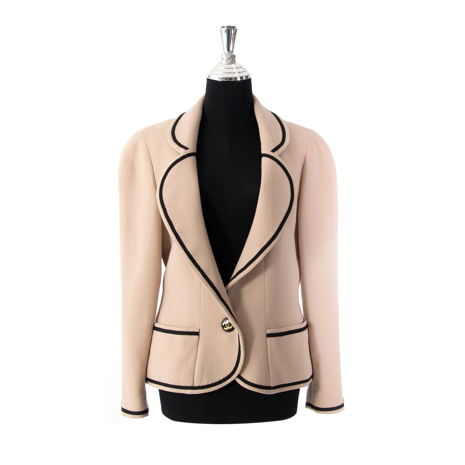 koop snel en veilig tweedehands Chanel beige blazer net als nieuw online webshop labellov