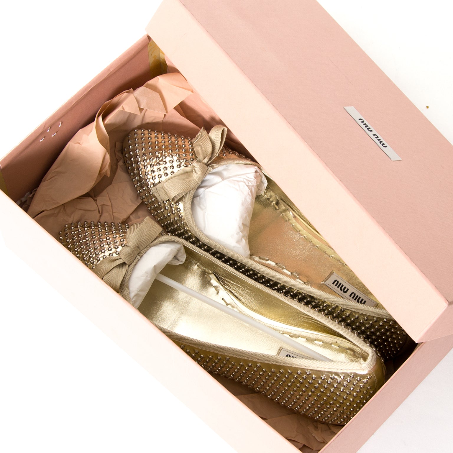 koop veilig online aan de best prijs net als nieuw Miu Miu platinum studded ballet flats