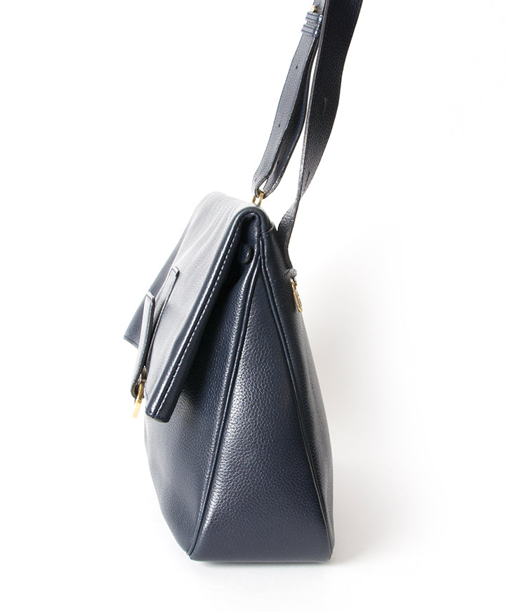 Delvaux Bag Buy authentic secondhand at the right price at LabelLOV vintage webshop. Safe and secure online shopping. Koop authentieke tweedehandsmerken tegen de juiste prijs op LabelLOV