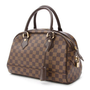 Louis Vuitton Damier Duomo BagLabellov biedt een ruime selectie aan nieuwe en tweedehands luxe handtassen met de juiste prijs. Bezoek de online platform voor een veilige en betrouwbare winkelervaring.
