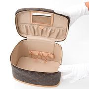 Louis Vuitton Monogram NICE Cosmetic Travel Bag LVJS601 Louis Vuitton Vintage Monogram Shoulder Bag, Visit Labellov for vintage secondhand bags in preloved condition. Koop tweedehands luxe tassen met de juiste prijs op Labellov
