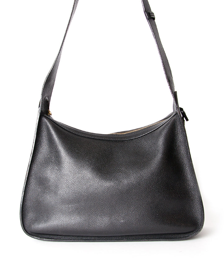 Delvaux Buy authentic secondhand Delvaux at the right price at LabelLOV vintage webshop. Safe and secure online shopping. Koop authentieke tweedehandsmerken tegen de juiste prijs op LabelLOV