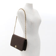 Chanel Brown Quilted Fabric Flap Bag Labellov biedt een platform voor het kopen en verkopen van authentieke tweedehands luxe tassen.