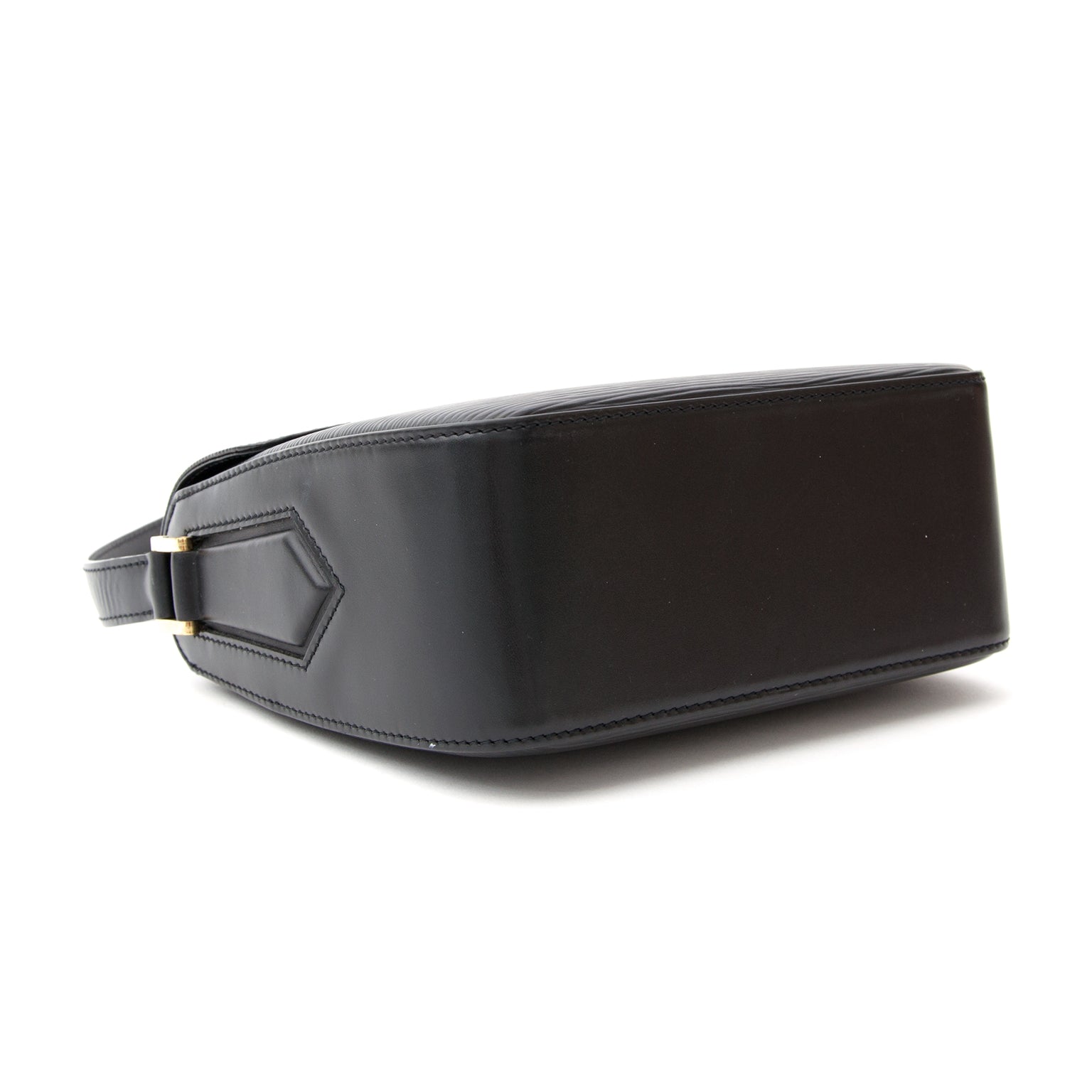 Louis Vuitton Zwarte Leren Epi Shoudertas, Voor het verkopen en kopen van nieuwe en tweedehands luxetassen moet u bij Labellov zijn. De online platform biedt een grote selectie aan luxueuze designer handtassen met de juiste prijs.