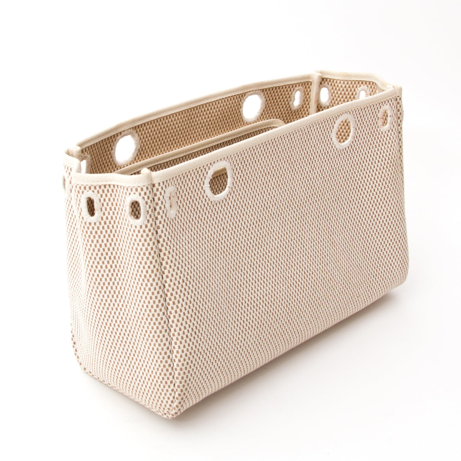 Hèrmes Black Herbag ZIp with Beige Canvas, Labellov offers a wide selection of new and preloved luxury handbag. Visit the platform for a safe and secure shopping experience