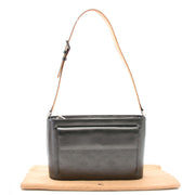 Achetez le Louis Vuitton Metalgun Monogram Mat Alston Bag online or in store at Labellov in Antwerp Belgium, designer items at the best prices, lots of bags and items.